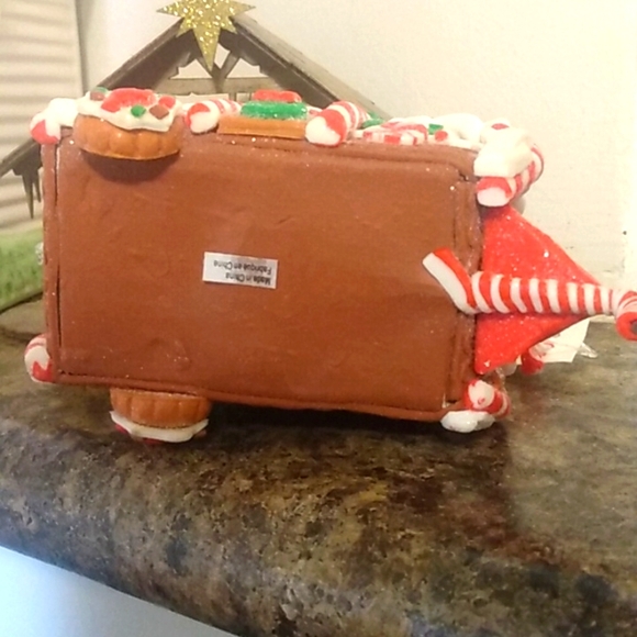 Gingerbread Boy & Girl Camper Hanging Decoration - Picture 6 of 7